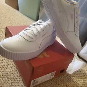 Womens 7.5 Puma Sneakers